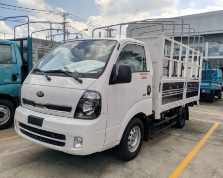 Xe tải KIA K200 Thùng mui bạt mở 5 bửng Trắng Xe tải KIA K200 Thùng mui bạt mở 5 bửng Trắng