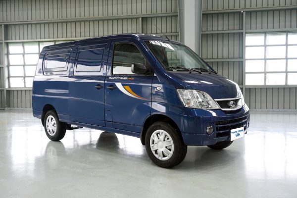 màu xanh dương TOWNER VAN 2S /945KG/ CHẠY TRONG GIỜ CAO ĐIỂM