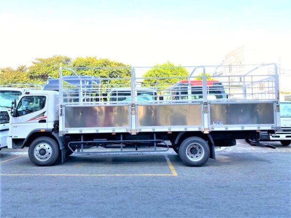 fuso-fi-170l-thung-mui-bat-1 FUSO FI 170L THÙNG MUI BẠT | TẢI 8.2 TẤN
